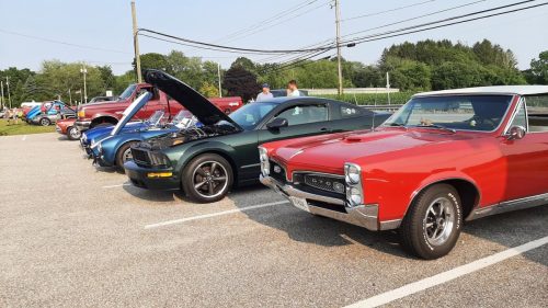 Car-Show-Square-Peg-Pizzeria-1-071426