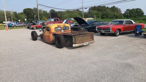 Car-Show-Square-Peg-Pizzeria-3-071426