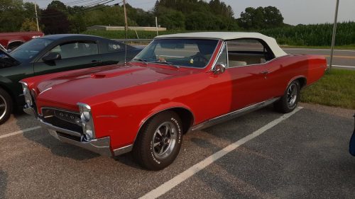 Car-Show-Square-Peg-Pizzeria-39-071426