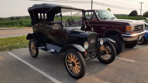 Car-Show-Square-Peg-Pizzeria-45-071426